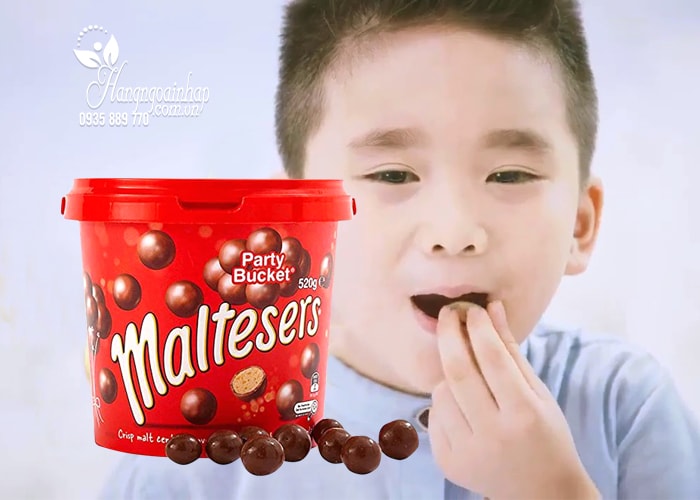 hop-keo-socola-maltesers-party-bucket-520-g-cua-my-3 Hộp kẹo Socola Maltesers Party Bucket của Mỹ